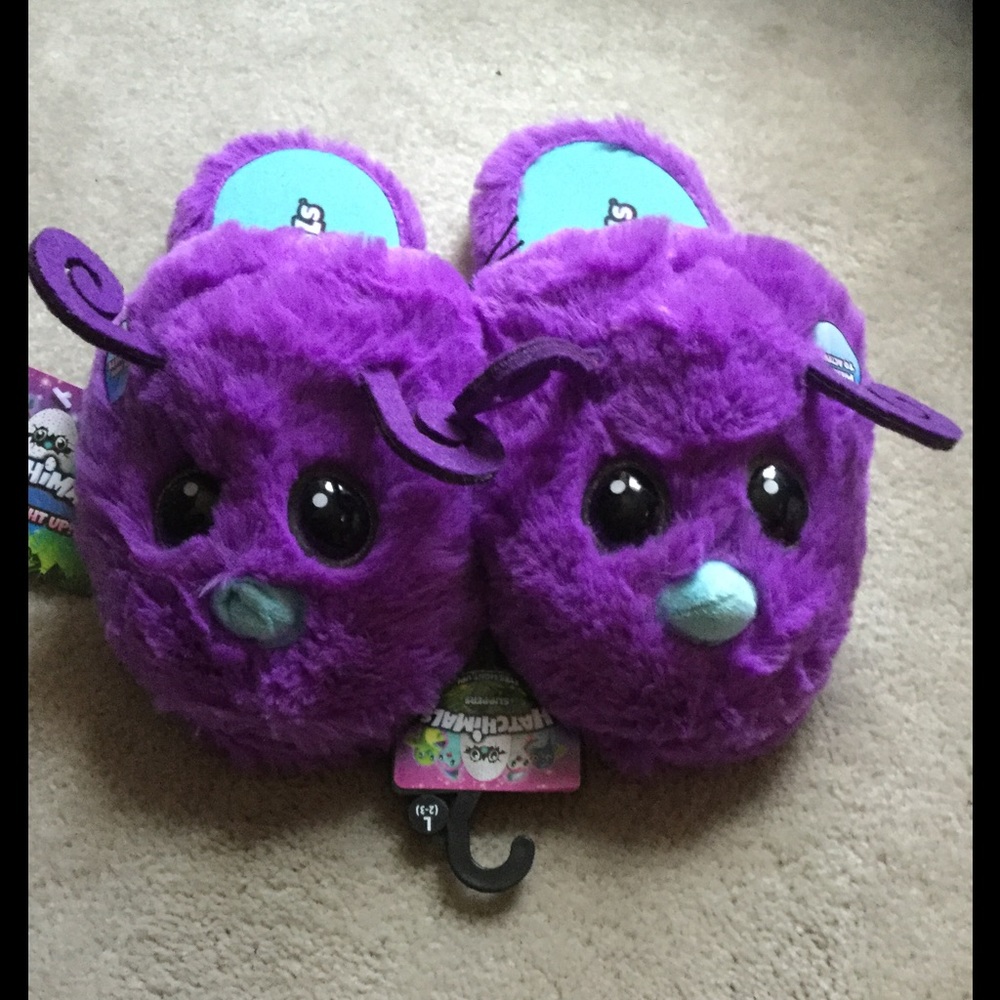 New light up Hatchimal slippers size 2-3 kids
